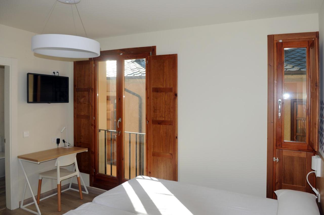 Apartamentos Turisticos Guiana Ponferrada Luaran gambar